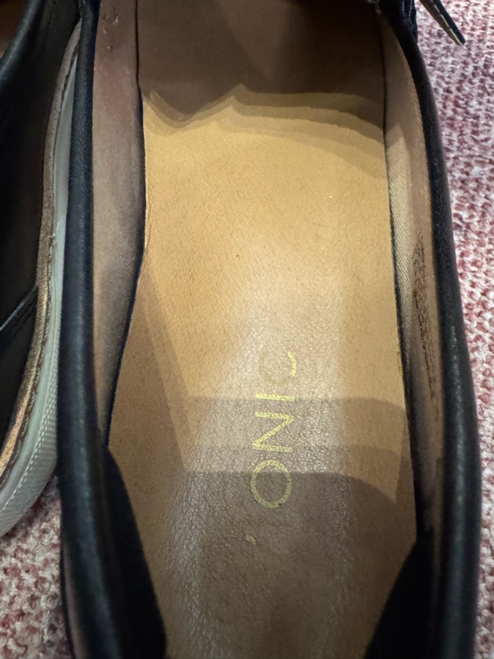 Vionic black leather Sunny Cambridge kilte slip-on loafers size 9 gold buckle - Picture 12 of 15